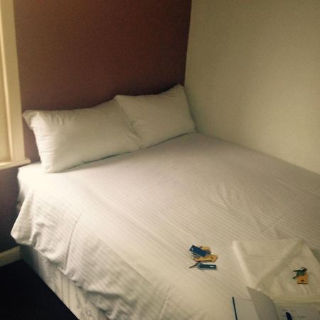 Peek-A-Booze - Budget Hotel - Adults Only Blackpool Zewnętrze zdjęcie