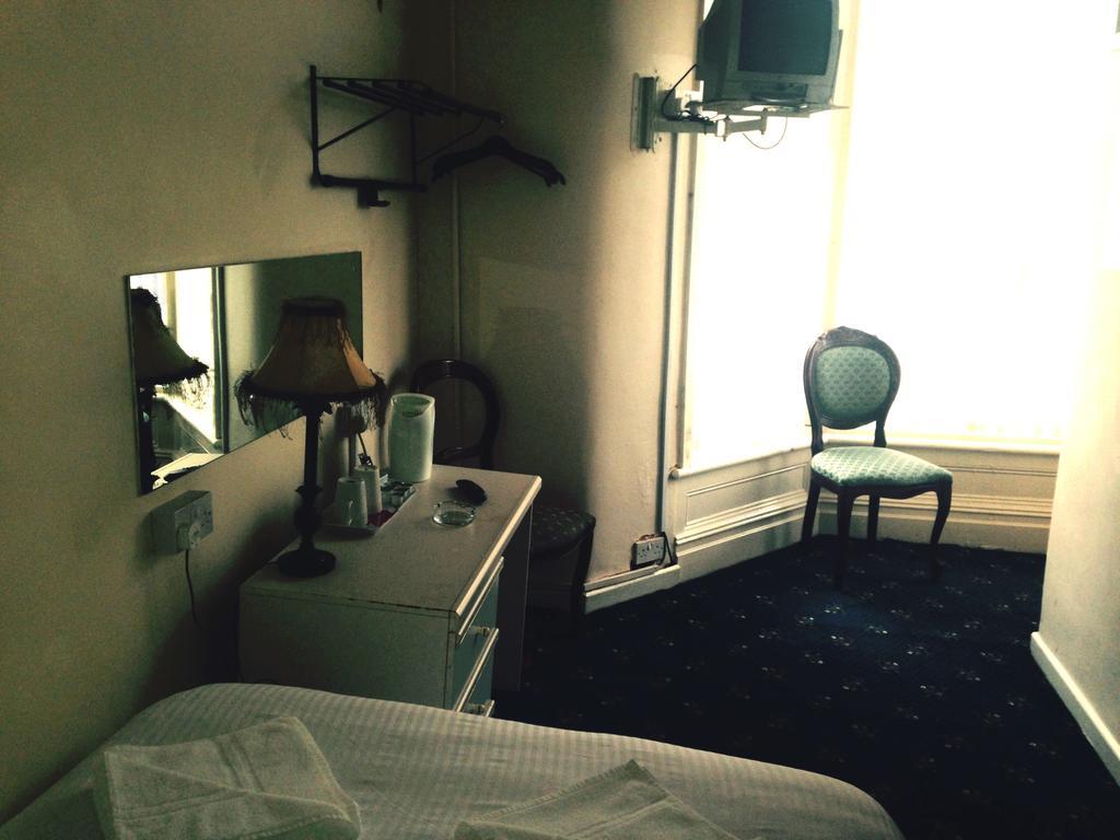 Peek-A-Booze - Budget Hotel - Adults Only Blackpool Pokój zdjęcie