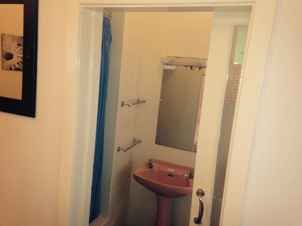 Peek-A-Booze - Budget Hotel - Adults Only Blackpool Pokój zdjęcie