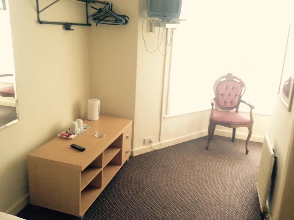 Peek-A-Booze - Budget Hotel - Adults Only Blackpool Pokój zdjęcie