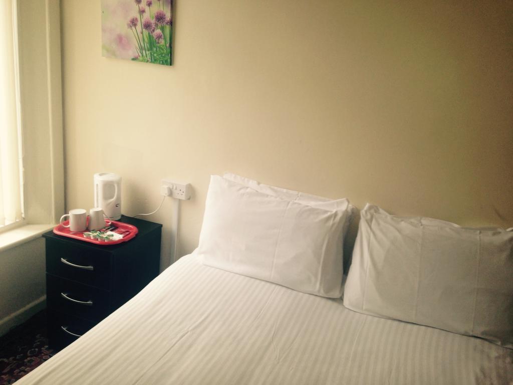 Peek-A-Booze - Budget Hotel - Adults Only Blackpool Pokój zdjęcie